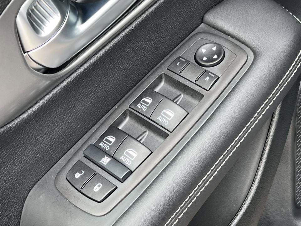 new 2025 Chrysler Pacifica Hybrid car, priced at $49,918