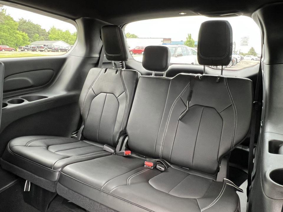 new 2025 Chrysler Pacifica Hybrid car, priced at $49,918