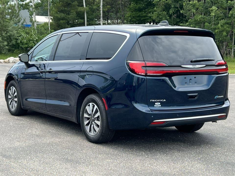 new 2025 Chrysler Pacifica Hybrid car, priced at $49,918
