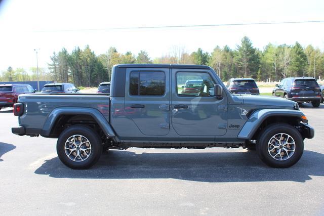 new 2024 Jeep Gladiator car, priced at $46,020