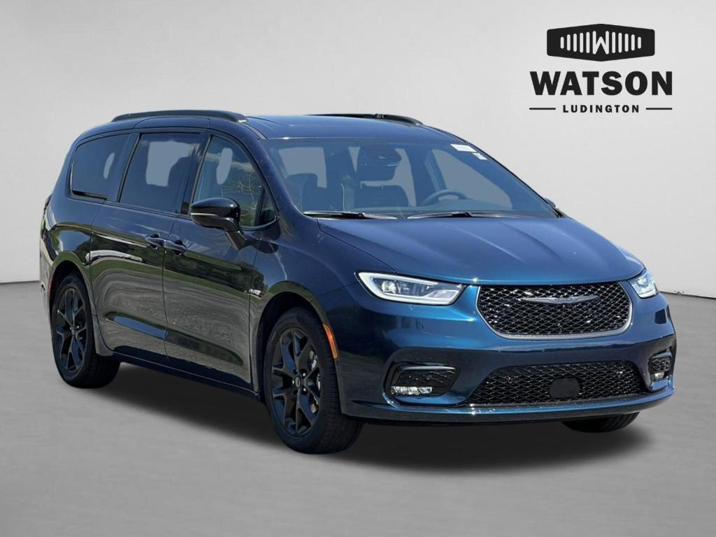 new 2025 Chrysler Pacifica car, priced at $49,614