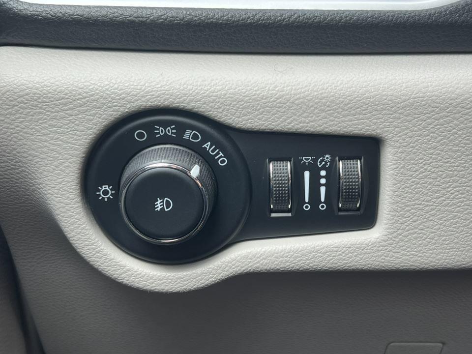 used 2022 Chrysler Pacifica Hybrid car, priced at $26,990