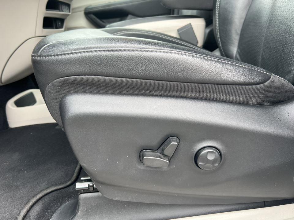 used 2022 Chrysler Pacifica Hybrid car, priced at $26,990