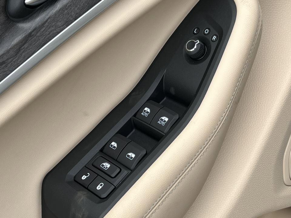 new 2025 Jeep Grand Cherokee car, priced at $48,290