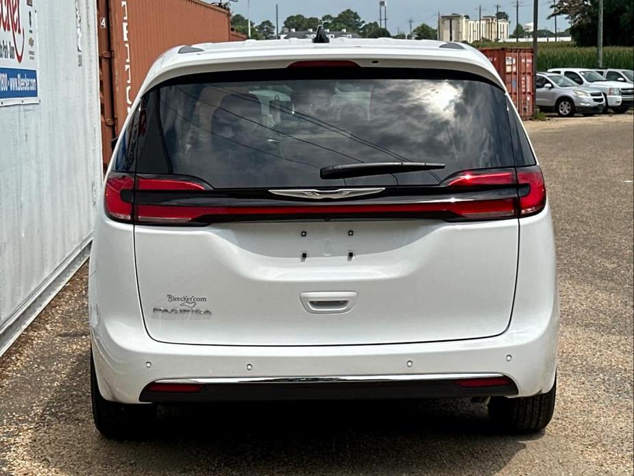 new 2024 Chrysler Pacifica car, priced at $50,190