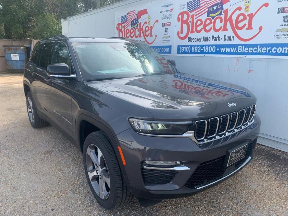 new 2024 Jeep Grand Cherokee car, priced at $59,355