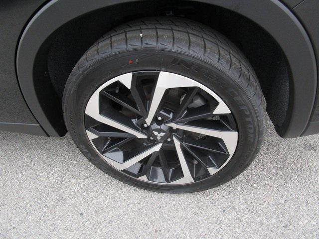 used 2024 Mitsubishi Outlander car, priced at $25,977