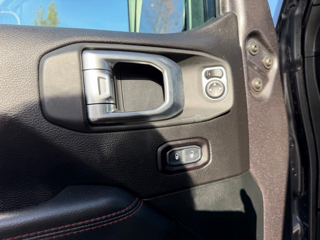 used 2020 Jeep Gladiator car, priced at $35,553