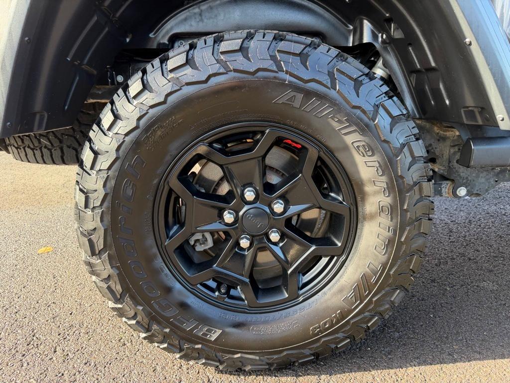 used 2020 Jeep Gladiator car, priced at $35,553