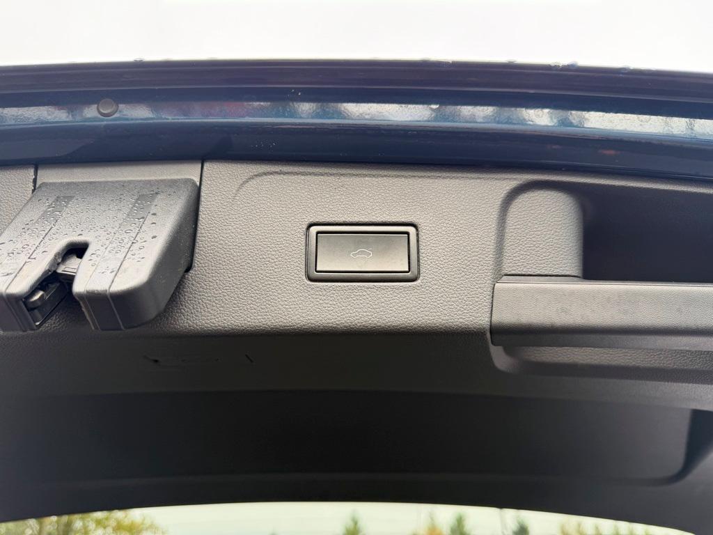 used 2021 Volkswagen Atlas car, priced at $29,992