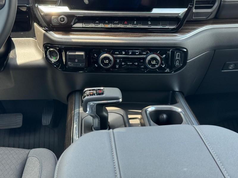 new 2025 Chevrolet Silverado 1500 car, priced at $52,218