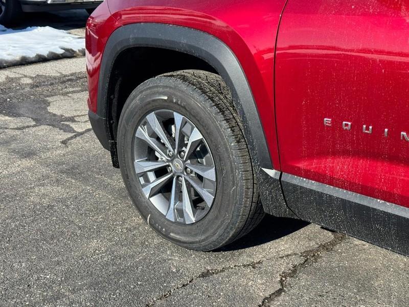 new 2025 Chevrolet Equinox car, priced at $30,215