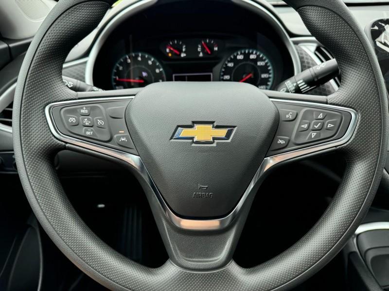 new 2025 Chevrolet Malibu car, priced at $27,720