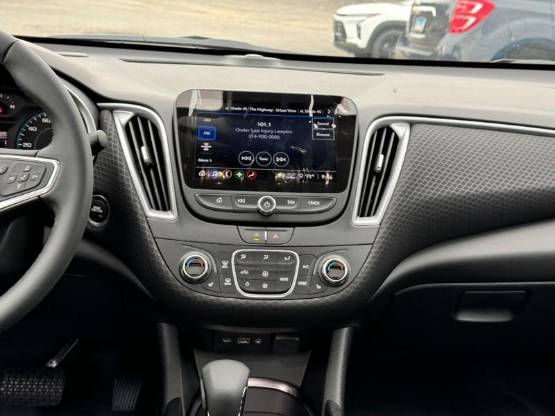 new 2025 Chevrolet Malibu car, priced at $29,565