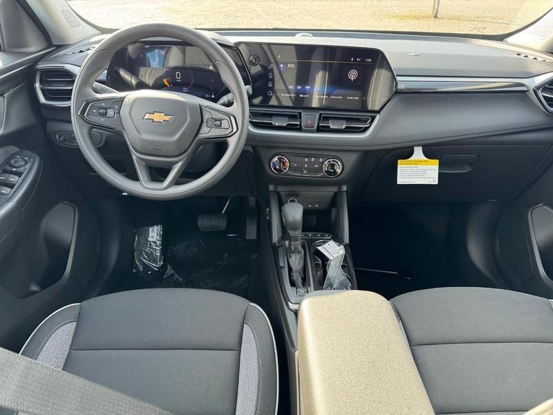 new 2025 Chevrolet TrailBlazer car, priced at $24,670