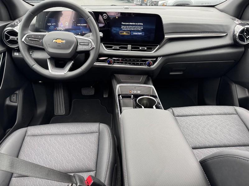 new 2025 Chevrolet Equinox car, priced at $32,075