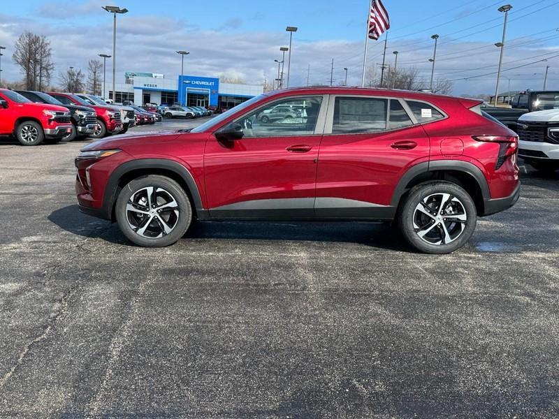 new 2025 Chevrolet Trax car, priced at $23,680