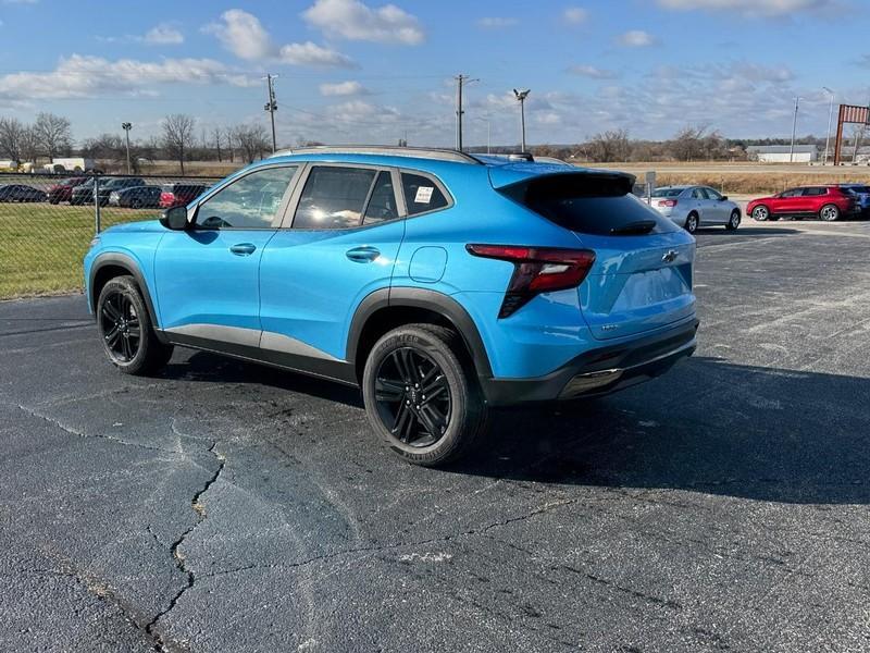 new 2025 Chevrolet Trax car, priced at $25,680