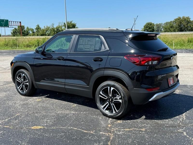 new 2025 Chevrolet TrailBlazer car, priced at $28,260