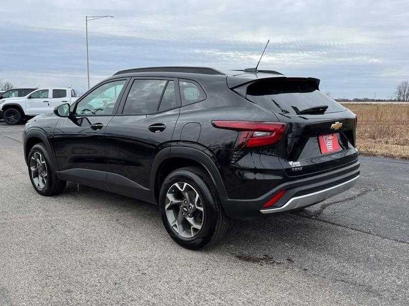 new 2025 Chevrolet Trax car, priced at $24,080