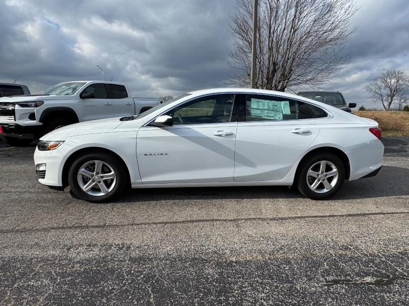 new 2025 Chevrolet Malibu car, priced at $24,570