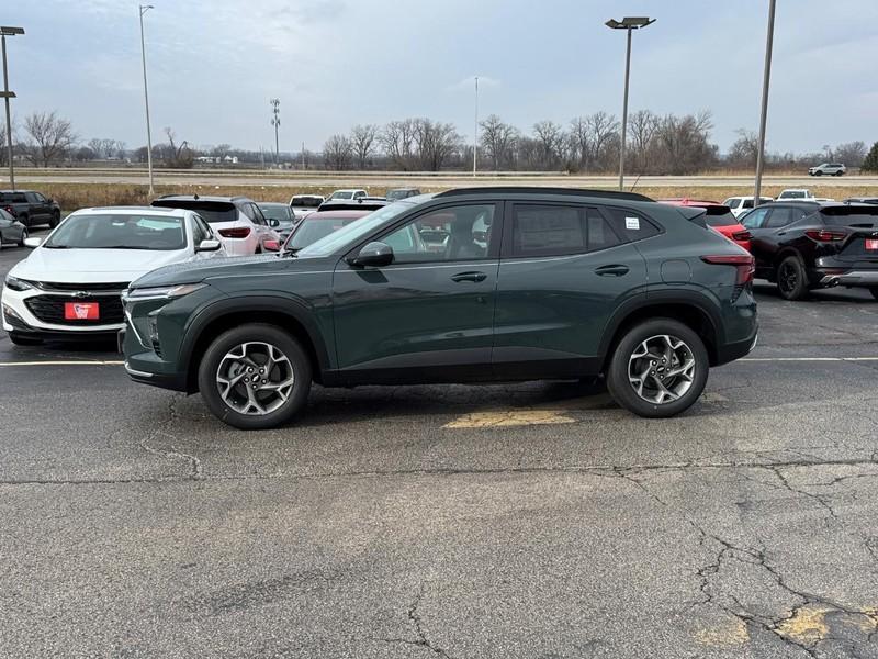 new 2025 Chevrolet Trax car, priced at $24,080