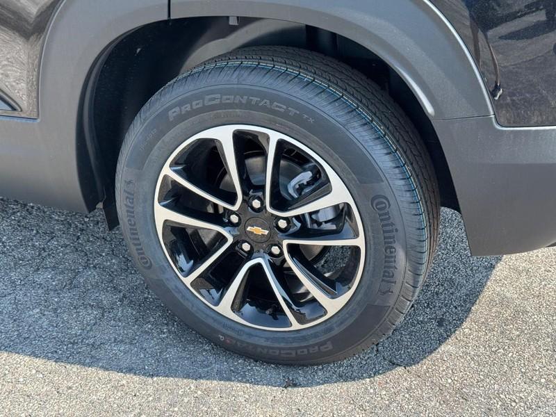 new 2025 Chevrolet TrailBlazer car, priced at $28,665