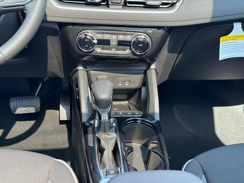 new 2025 Chevrolet TrailBlazer car, priced at $28,665