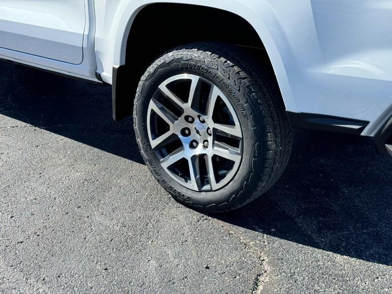 new 2024 Chevrolet Colorado car, priced at $41,160