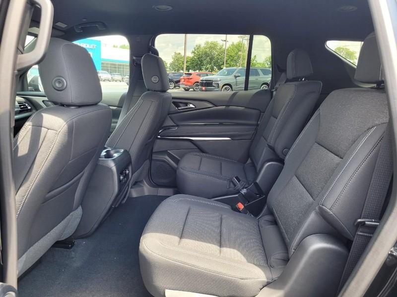 new 2025 Chevrolet Traverse car, priced at $40,490