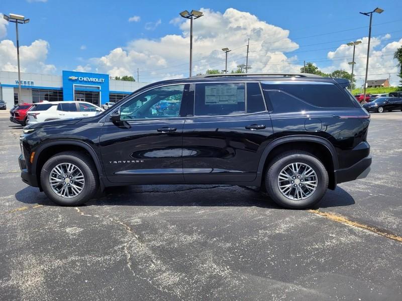 new 2025 Chevrolet Traverse car, priced at $40,490