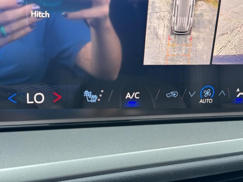 new 2025 Chevrolet Traverse car, priced at $41,680