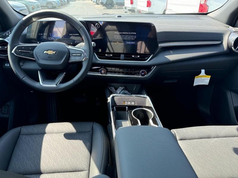 new 2025 Chevrolet Equinox car, priced at $30,825