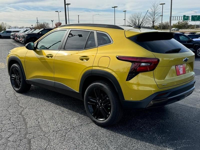 new 2025 Chevrolet Trax car, priced at $25,881