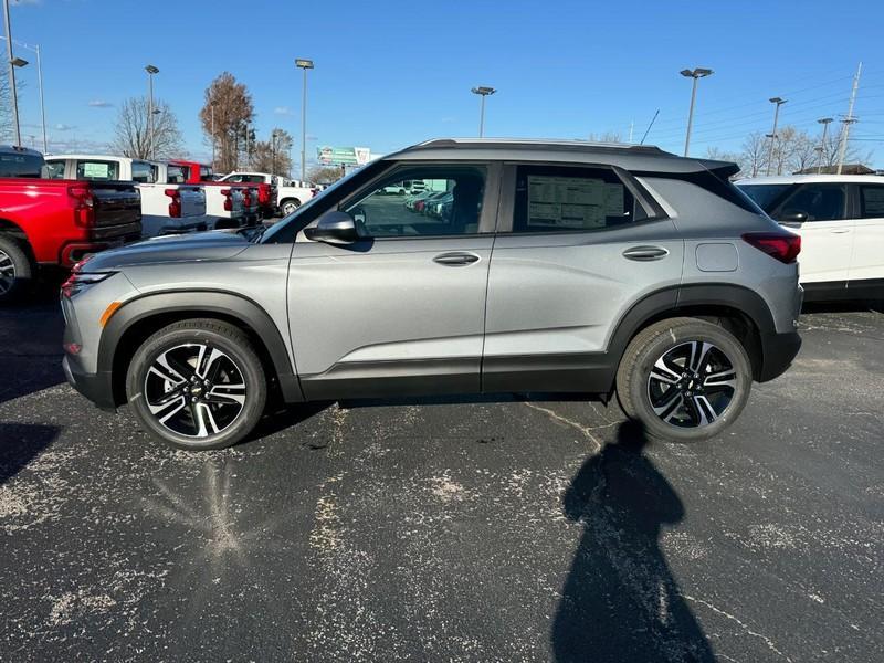 new 2025 Chevrolet TrailBlazer car, priced at $27,027