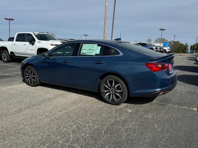 new 2025 Chevrolet Malibu car, priced at $26,320