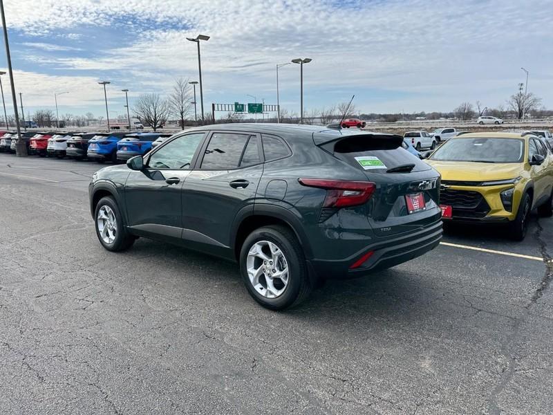 new 2025 Chevrolet Trax car, priced at $22,975