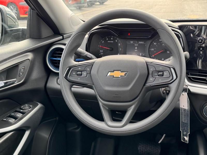 new 2025 Chevrolet Trax car, priced at $22,975