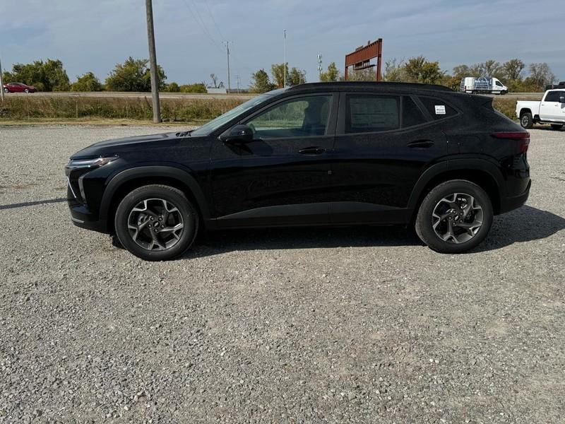 new 2025 Chevrolet Trax car, priced at $24,153