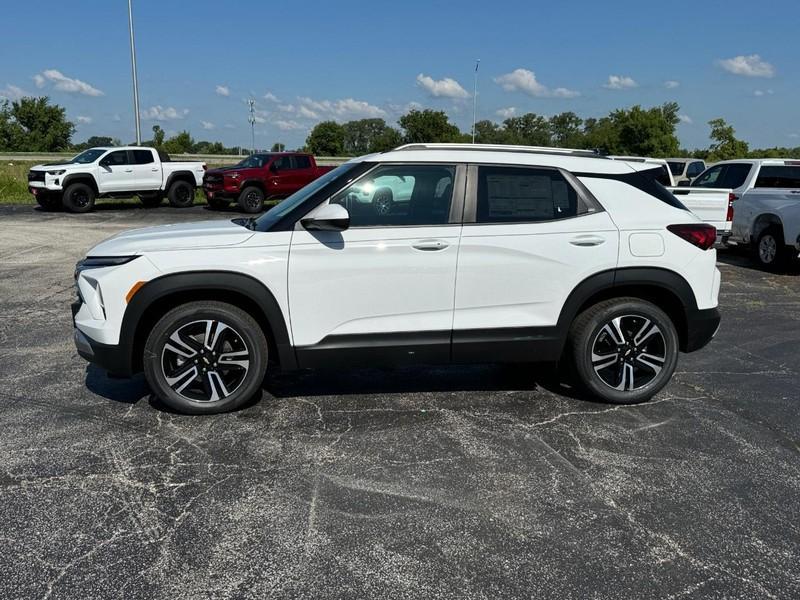 new 2025 Chevrolet TrailBlazer car, priced at $27,215