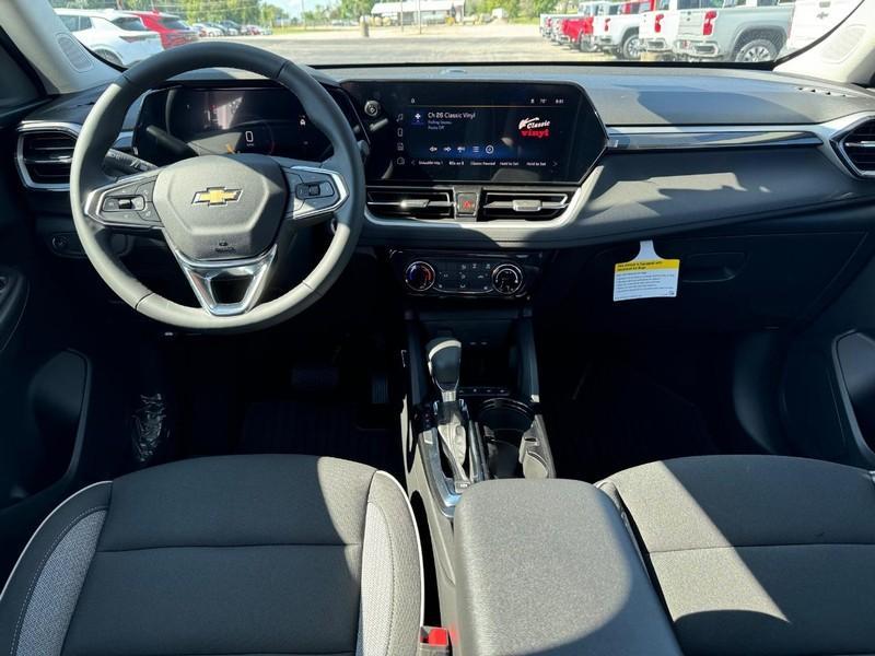 new 2025 Chevrolet TrailBlazer car, priced at $27,215