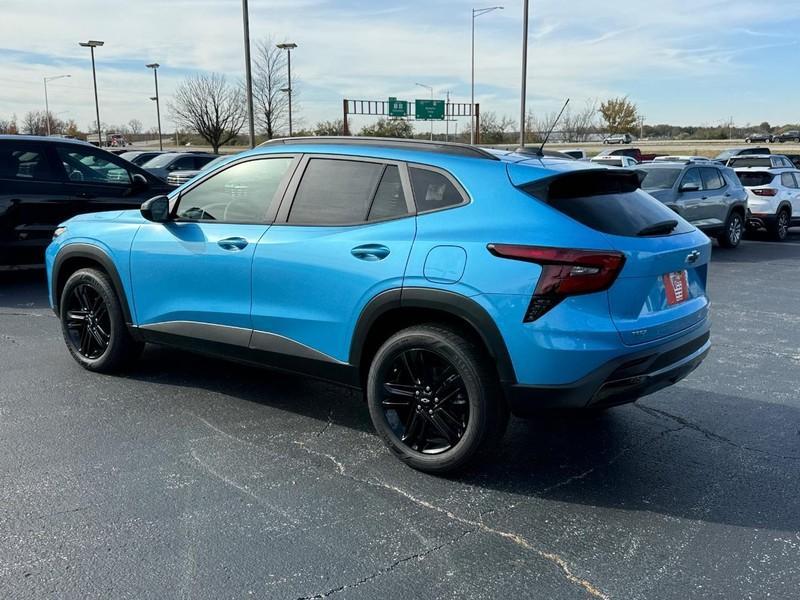 new 2025 Chevrolet Trax car, priced at $25,881