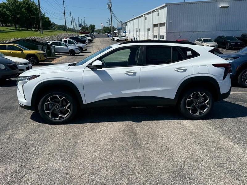 new 2025 Chevrolet Trax car, priced at $25,275