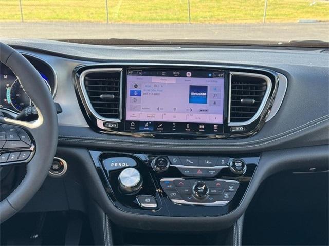 used 2025 Chrysler Pacifica car, priced at $39,900