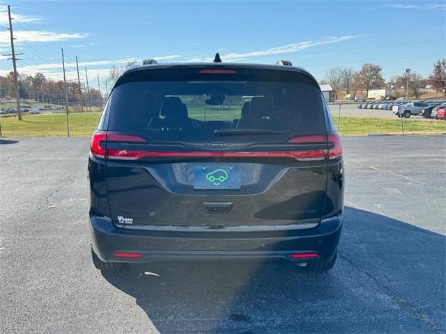 used 2025 Chrysler Pacifica car, priced at $39,900