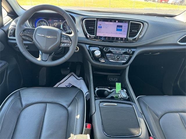 used 2025 Chrysler Pacifica car, priced at $39,900