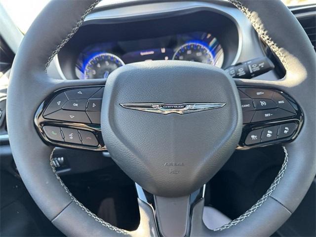 used 2025 Chrysler Pacifica car, priced at $39,900