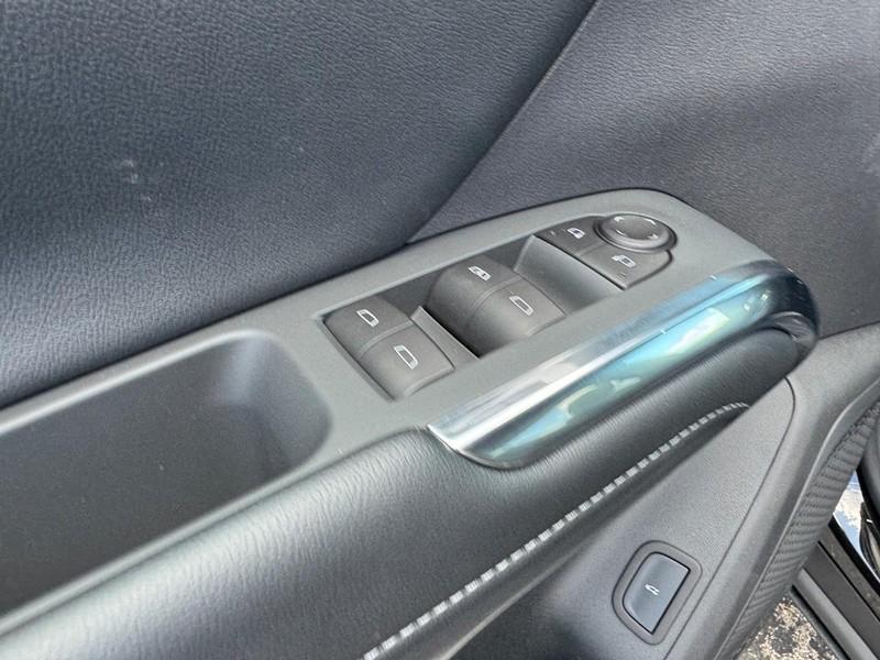 new 2025 Chevrolet Traverse car, priced at $42,680