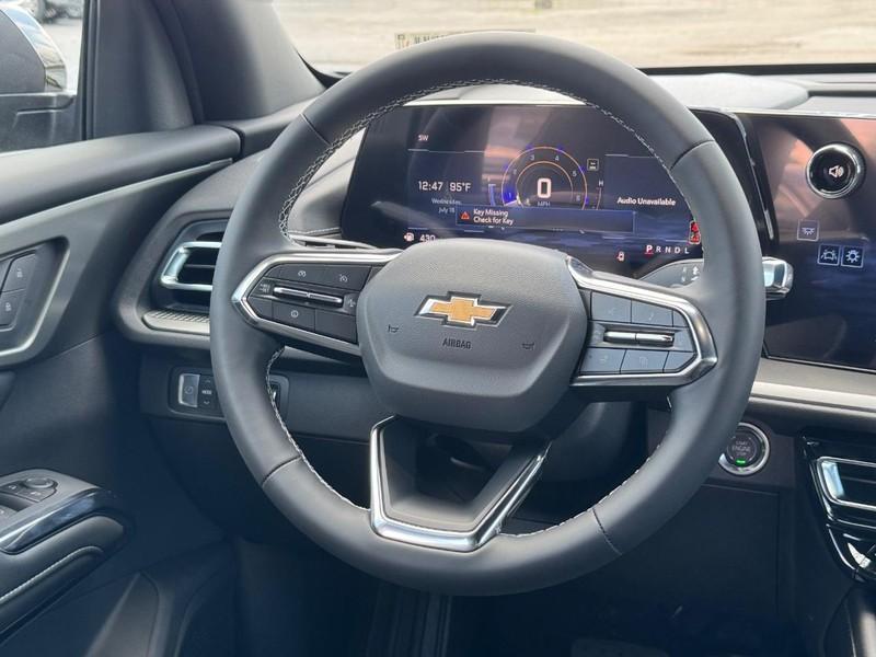 new 2025 Chevrolet Traverse car, priced at $42,680