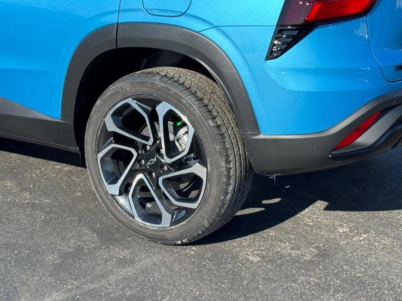 new 2025 Chevrolet Trax car, priced at $25,680